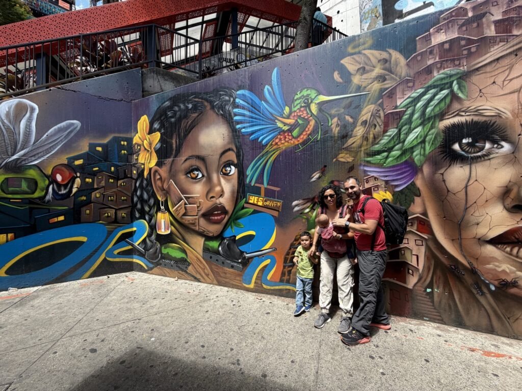 En la Comuna 13 de Medellín, hoy uno de los barrios más visitados de la ciudad