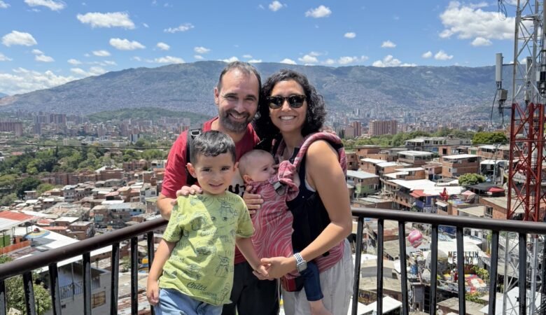 En la Comuna 13 de Medellín, un barrio que hoy recibe visitantes de todo el mundo