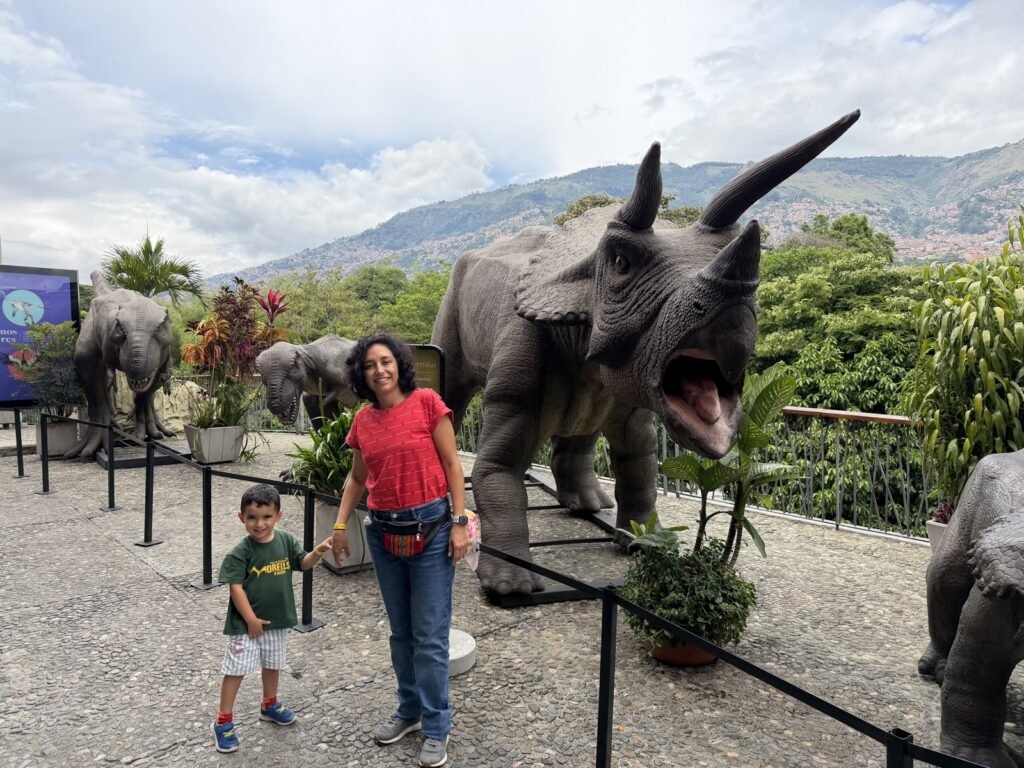 La zona de dinosaurios, al aire libre