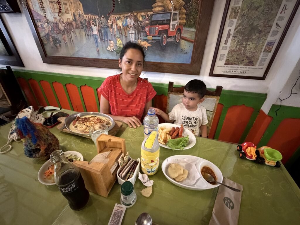 Comiendo en Salento después del Valle de Cocora