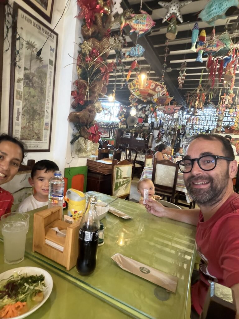 Comiendo en Donde Laurita